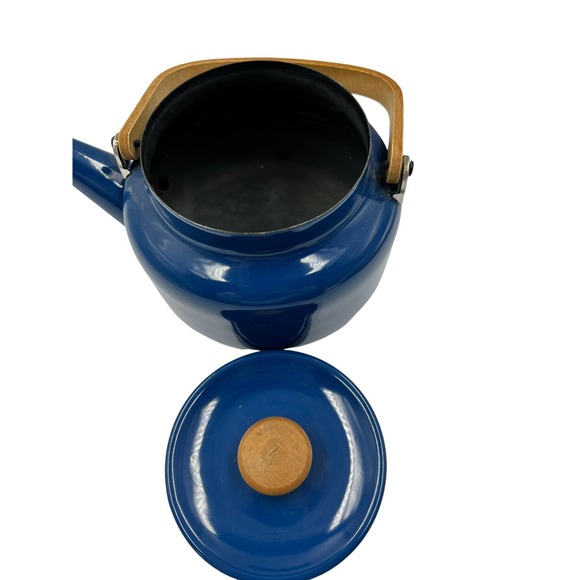 Vintage Blue Enamel 2 Quart Tea Pot The Cellar Macys - Picture 4 of 6